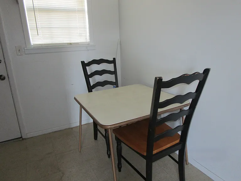 200 W 7th St #A — Photo 5