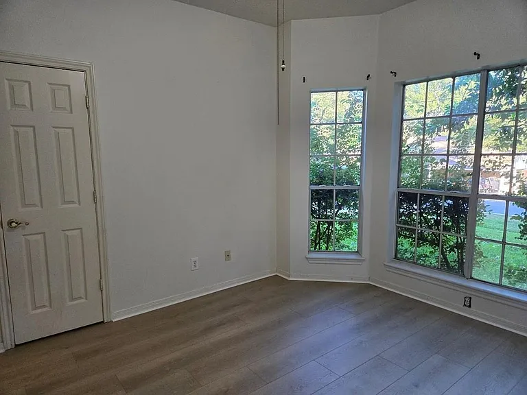 120 Hiwon Dr — Photo 32