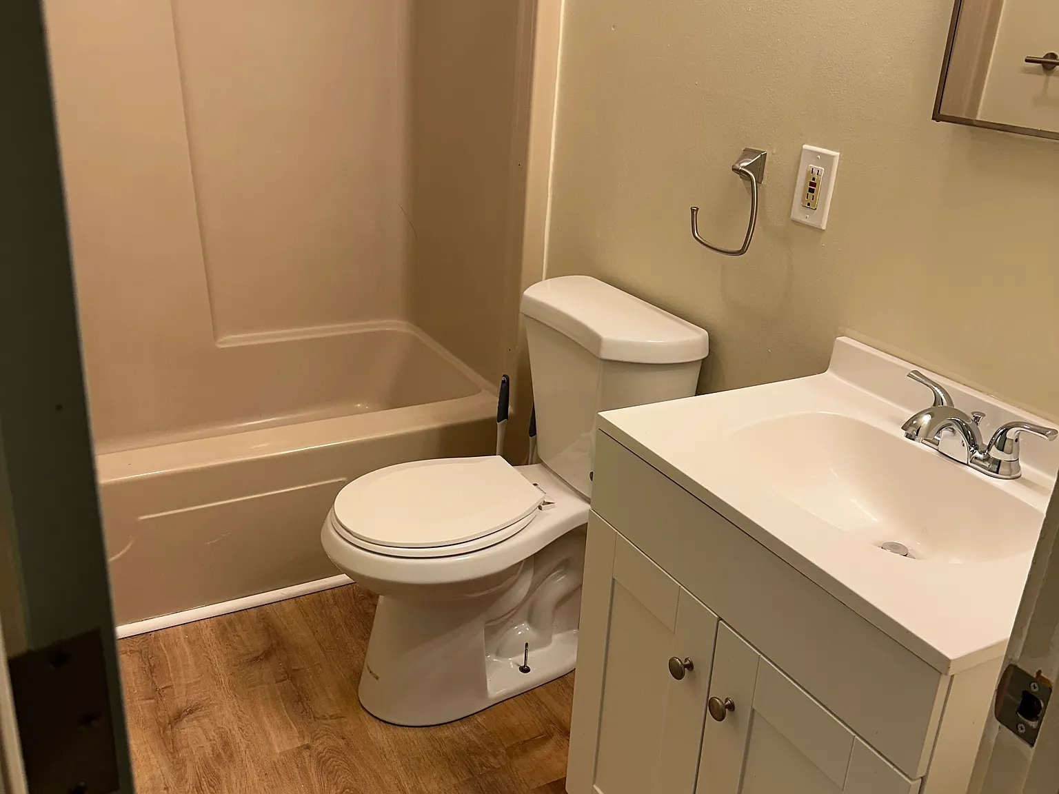 2 bed, 800 sqft, $1,250 — Photo 3
