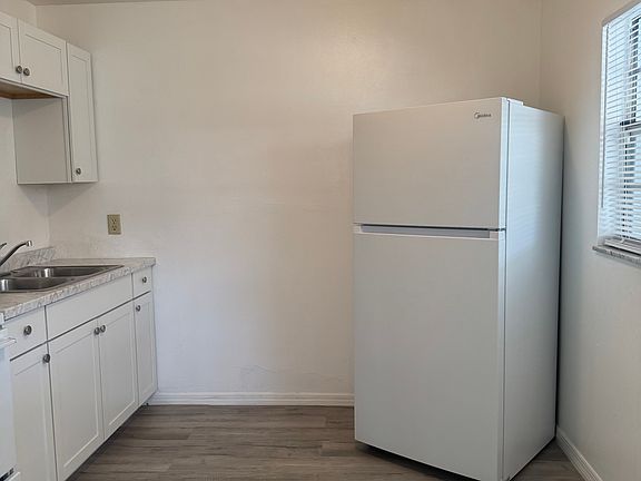 3rd image of 1444 E 1st Ave #1444