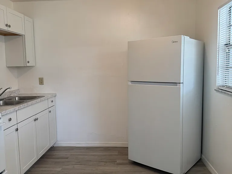 1444 E 1st Ave #1444 — Photo 3