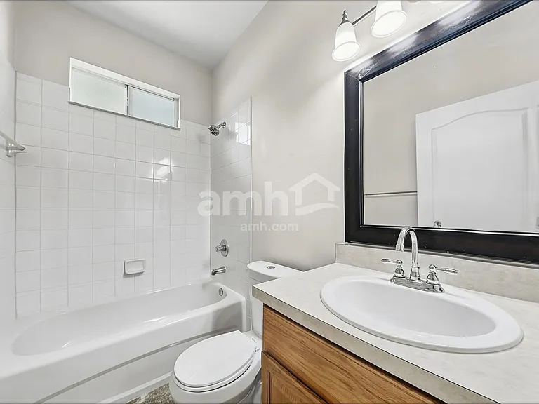 802 Lesa Glen Pl — Photo 12