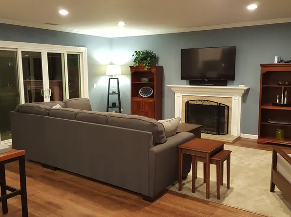 582 Sturgeon Dr, Costa Mesa, CA