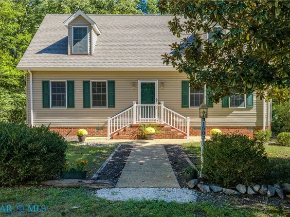150 Wood Dr, Saluda, VA 23149