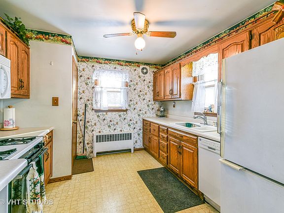 4th image of 639 Oak Park Ave
