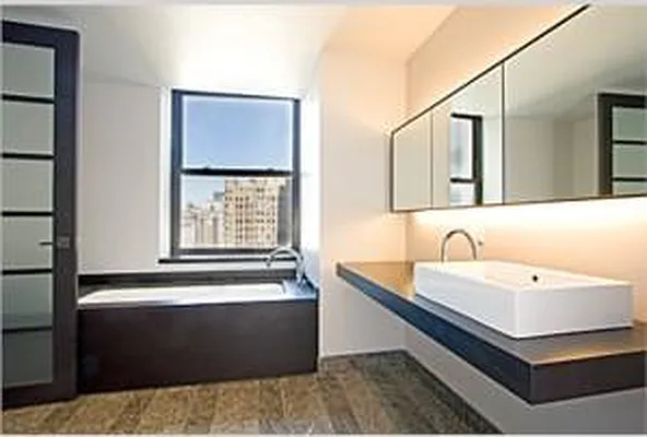 Rented by Kian Realty | media 15