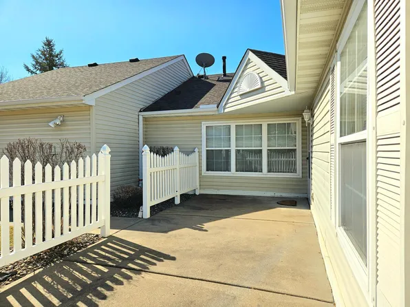 19204 Freeport Ct NW #1, Elk River, MN 55330