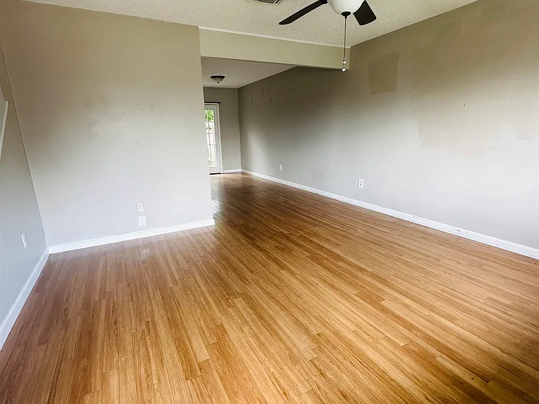 309 W Sallier St #D — Photo 2