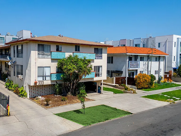 333 S Serrano Ave #5 — Photo 2