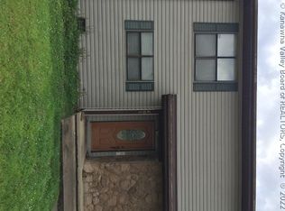 605 Fairway Gdns, Hurricane, WV 25526