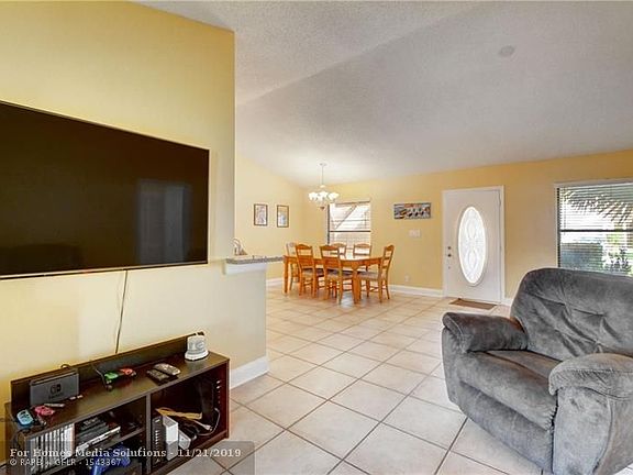 5th image of 265 NW 47th Ave