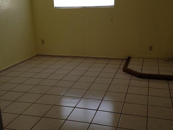 4th image of 15580 Oak Glen Ave