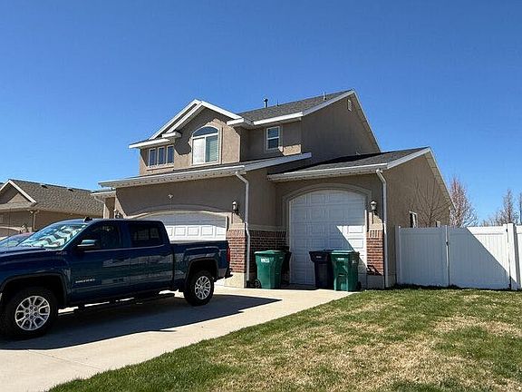 2nd image of 702 Weaver Ln