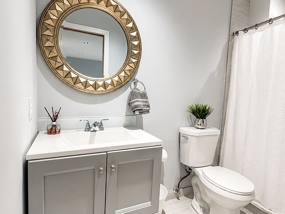 4th image of 1365 NE 132nd St #0