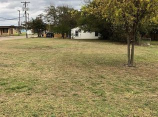 520 W Bridge St, Granbury, TX 76048