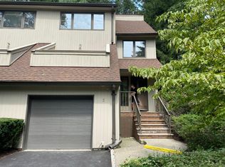 3 Newcastle Ct, Mountain Lakes, NJ 07046