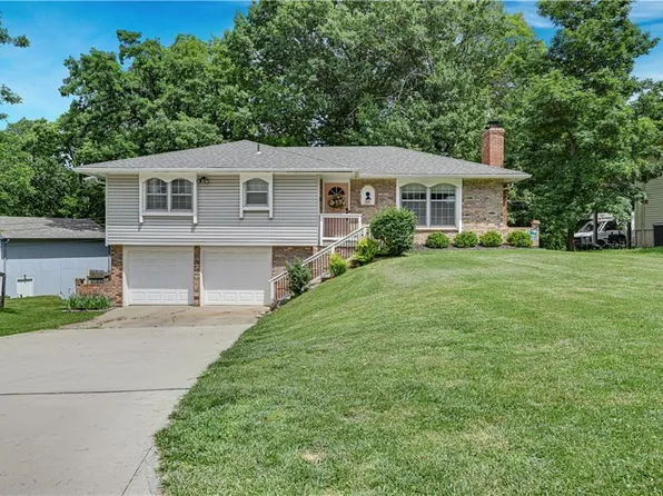 5131 Goodman Ln, Overland Park, KS 66202