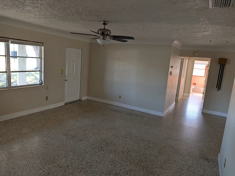 2303 Tulip St — Photo 7