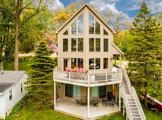52820 Twin Lakeview Dr, Dowagiac, MI