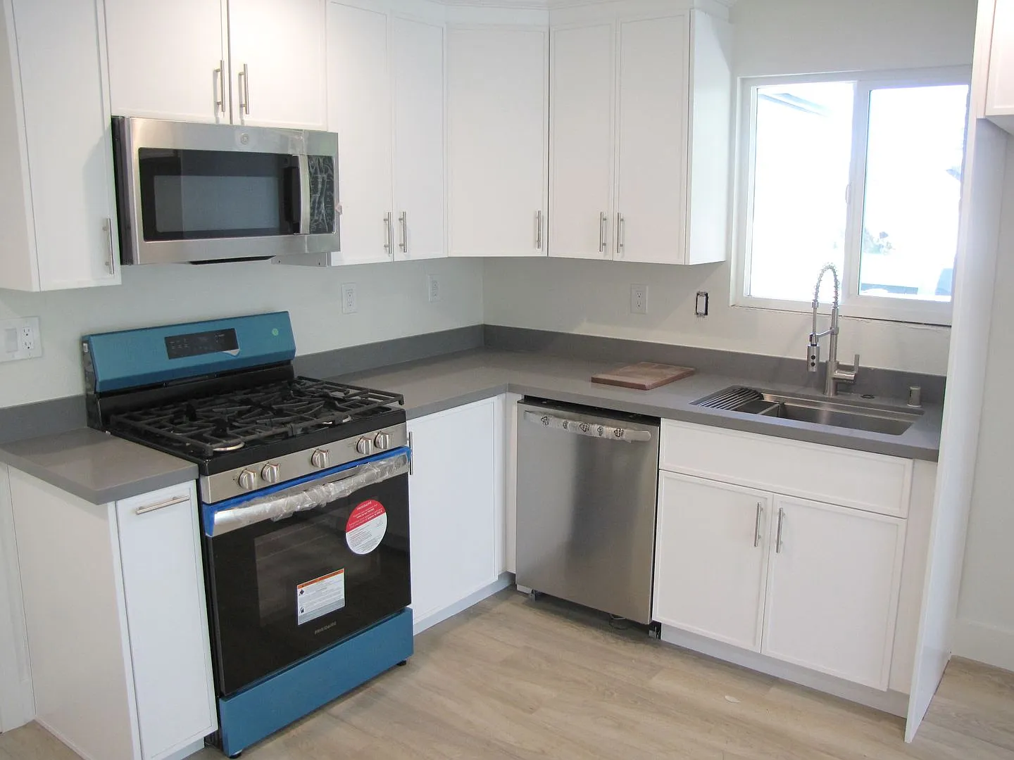 3408 W Alpine Ave Stockton 95204 — Photo 3