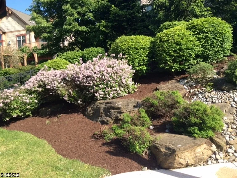 10 Maple Cres #13 — Photo 8