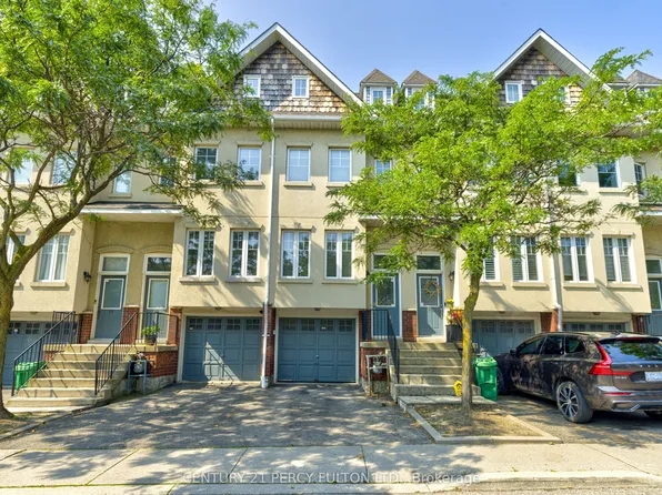 800 Dundas St W #17, Mississauga, ON L5C 4S8