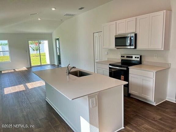 4th image of 1347 LITTLE HERON Place