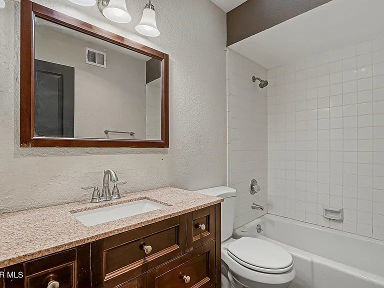 604 La Chapa Ave — Photo 17