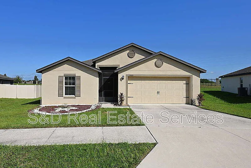 1563 Swan Lake Cir