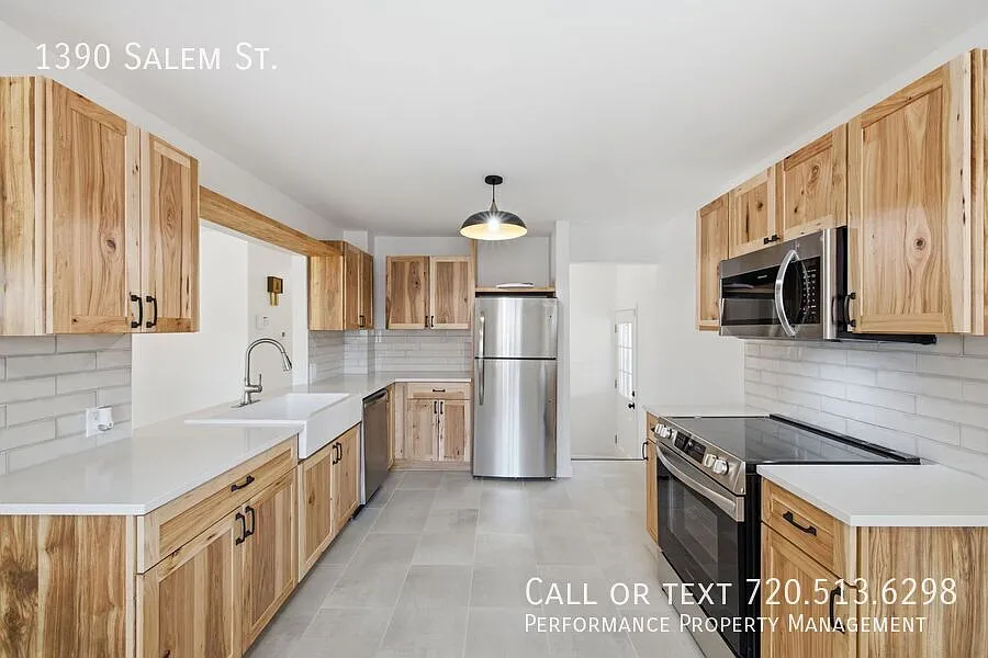 Beautifully updated home — Photo 3