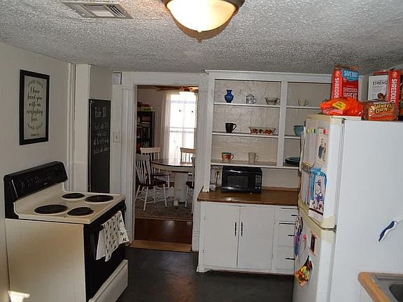 3rd image of 417 W 9th Ave