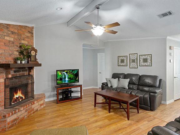 5th image of 4112 Sleepy Hollow Ln