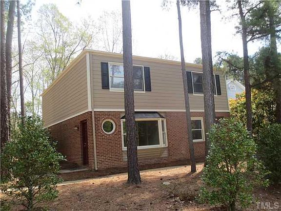 Front of duplex townhome