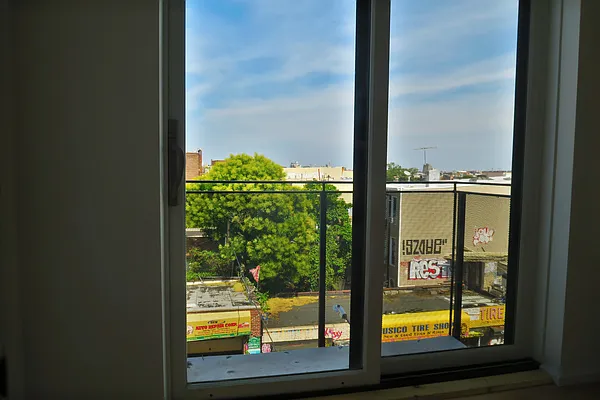 Rented by Big Square Realty LLC | media 38