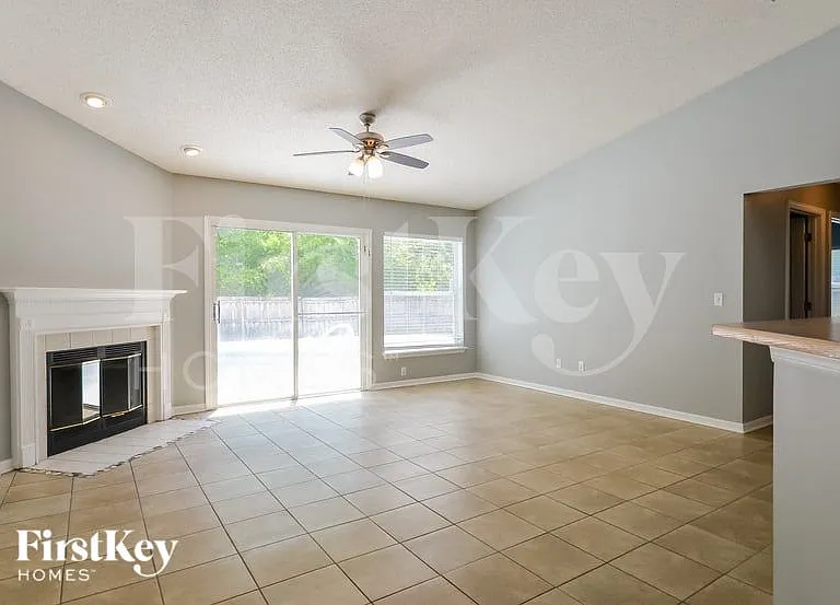 153 Johns Glen Dr — Photo 3