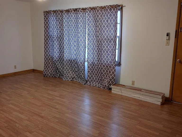 2628 Iowa St — Photo 3