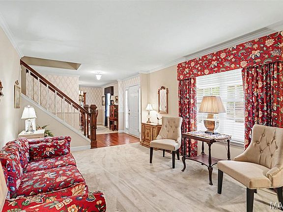 3rd image of 401 Woodrun Dr