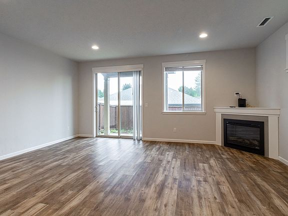 2nd image of 5832 NE 56th Pl
