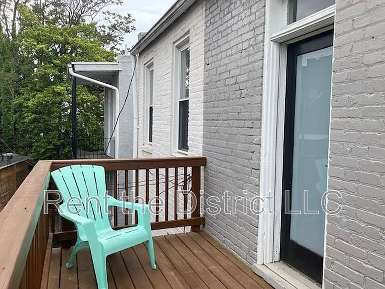 37 Rhode Island Ave NW — Photo 29