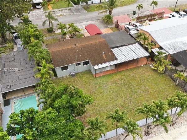 687 W 39th Pl, Hialeah, FL 33012