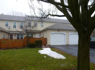 140 Treetops Dr, Lancaster, PA 17601