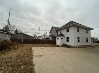 908 Ellis Blvd NW, Cedar Rapids, IA 52405
