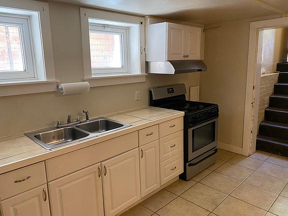 2nd image of 1539 N Adams St #B