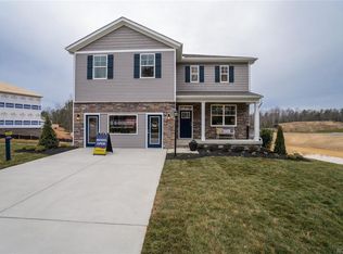 11807 Longtown Dr, Midlothian, VA 23112