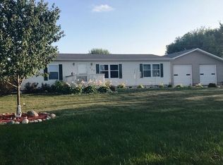 196 E Peck Lake Rd, Ionia, MI 48846