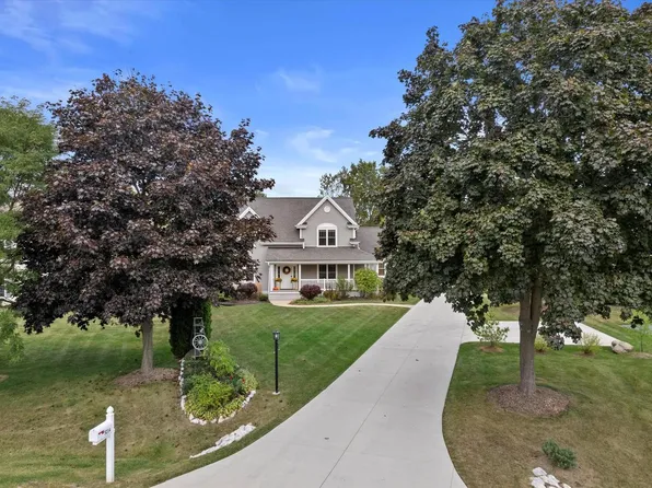 5214 West Elmdale COURT, Mequon, WI 53092