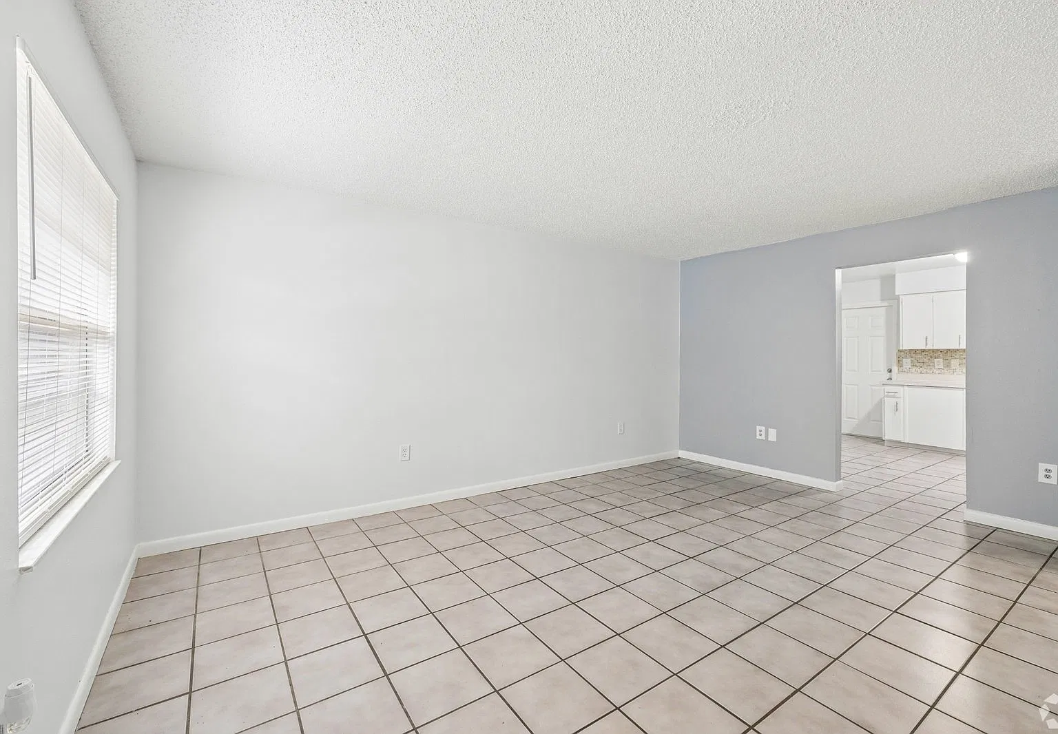 3207 Pershing St — Photo 3
