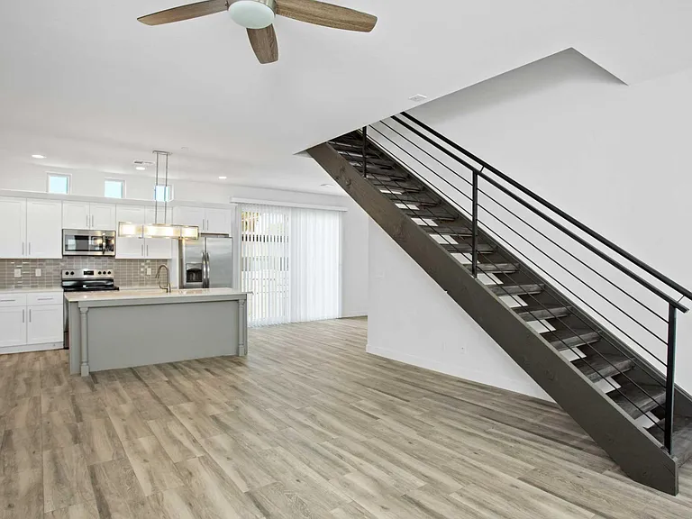 4242 N 28th St #13 — Photo 5