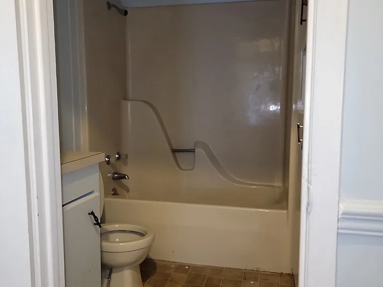 127 W 2nd Ave #A — Photo 2