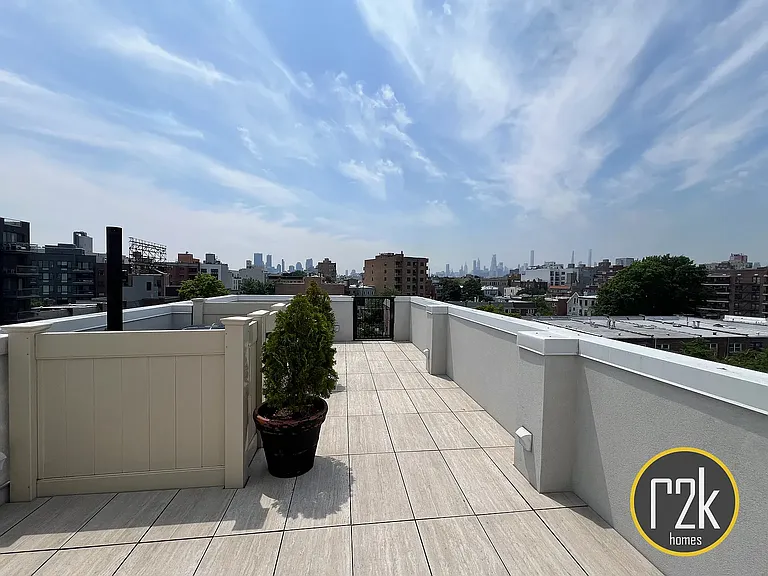 26-14 Hoyt Ave S #2A — Photo 25